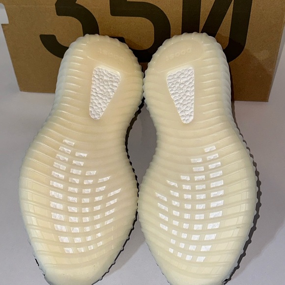 Adidas Yeezy Boost 350 V2 Zebra Print - White / Black / Red Shoes NEW - Picture 9 of 9